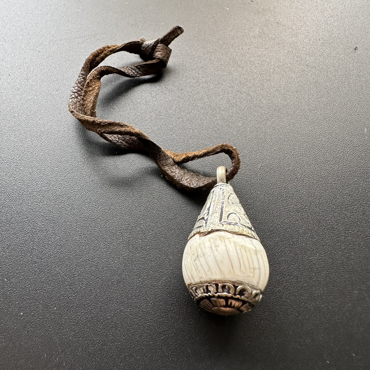 Handmade Tibetan  Pendant Vint - Ethnic Fashion World recension och pris