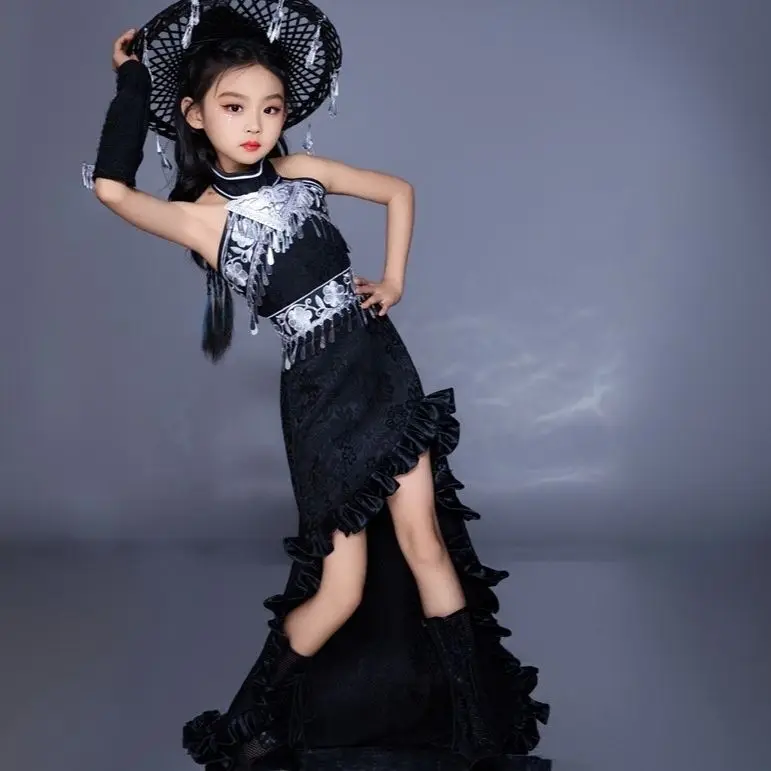 Children's Suit Trailing Skirt - Ethnic Fashion Runway recension och pris