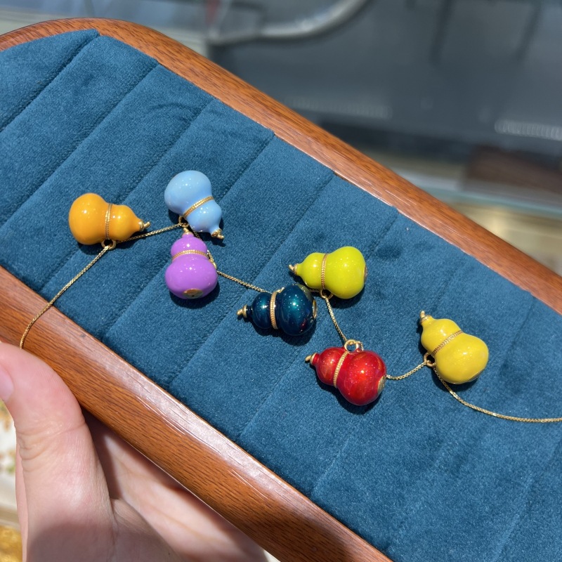 LABB Real 18K gold gourd penda - Ethnic Fashion Boutique recension och pris