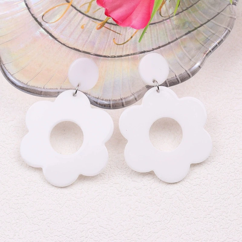 Fashion Acrylic White Flower R - Ethnic Wear In Fashion recension och pris