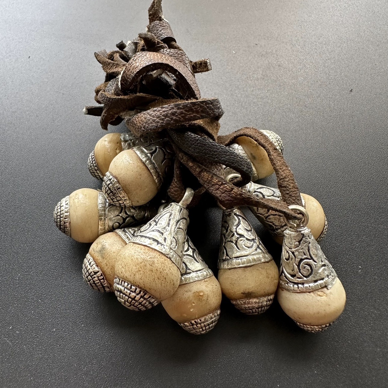 Handmade Tibetan Ethnic Cowbon - Ethnic Fashion World recension och pris